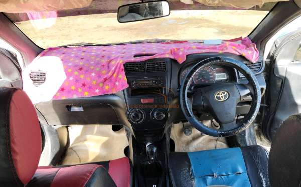 TOYOTA AVANZA