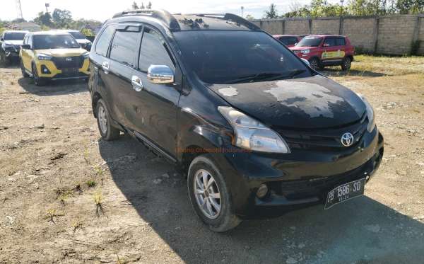 TOYOTA AVANZA