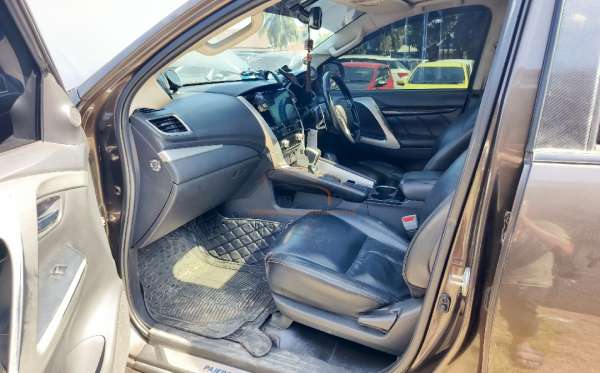 MITSUBISHI PAJERO SPORT DAKAR