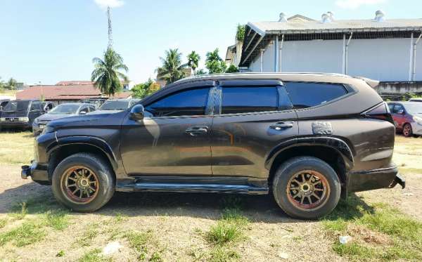 MITSUBISHI PAJERO SPORT DAKAR