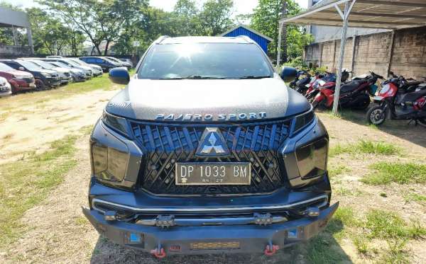 MITSUBISHI PAJERO SPORT DAKAR