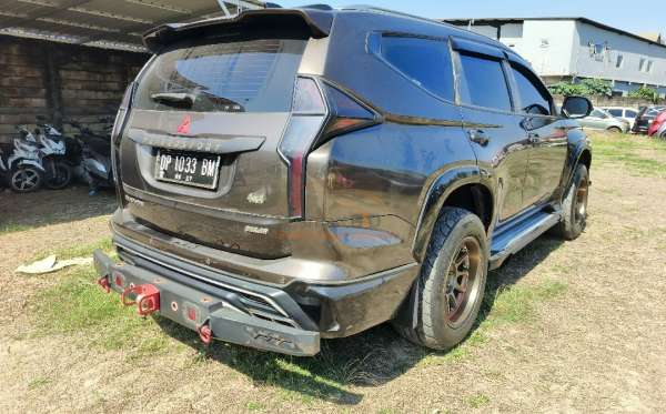 MITSUBISHI PAJERO SPORT DAKAR