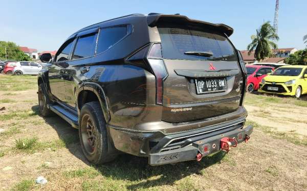 MITSUBISHI PAJERO SPORT DAKAR