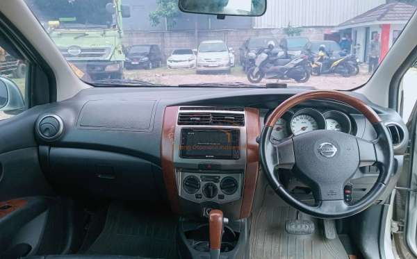 NISSAN GRAND LIVINA XV