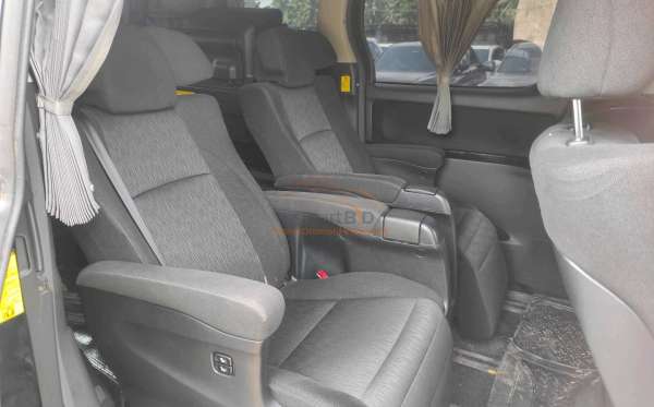 TOYOTA ALPHARD S 2.4