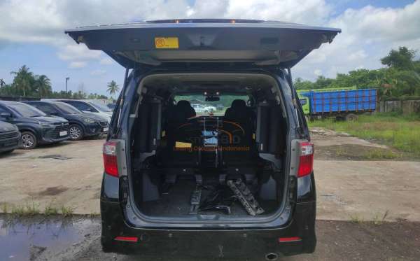 TOYOTA ALPHARD S 2.4