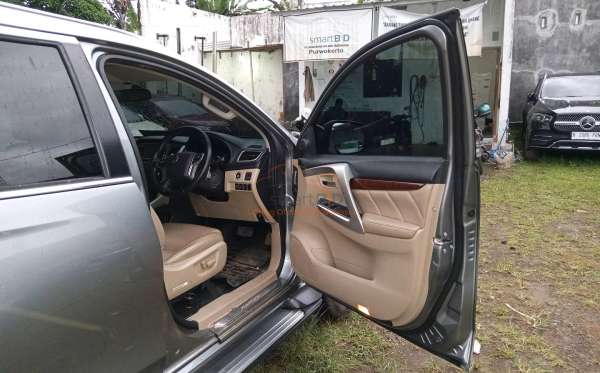 MITSUBISHI PAJERO SPORT 2.4L DAKAR ULT2W8