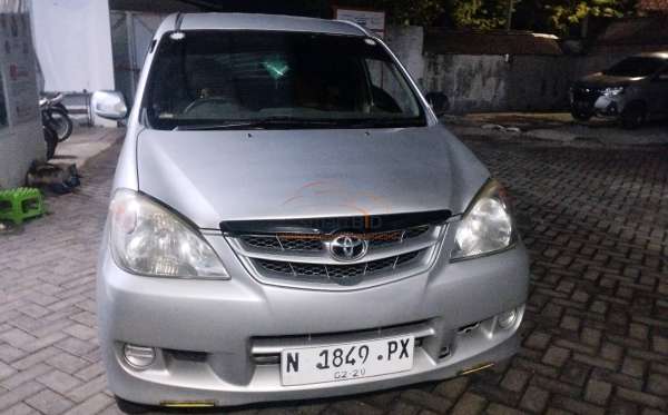 TOYOTA AVANZA 1.3 E