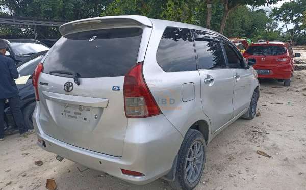 TOYOTA  AVANZA  1.3 E