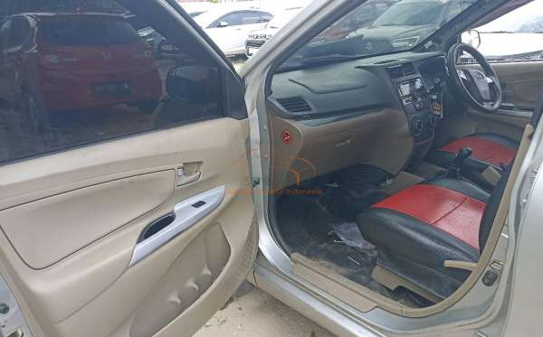 TOYOTA  AVANZA  1.3 E