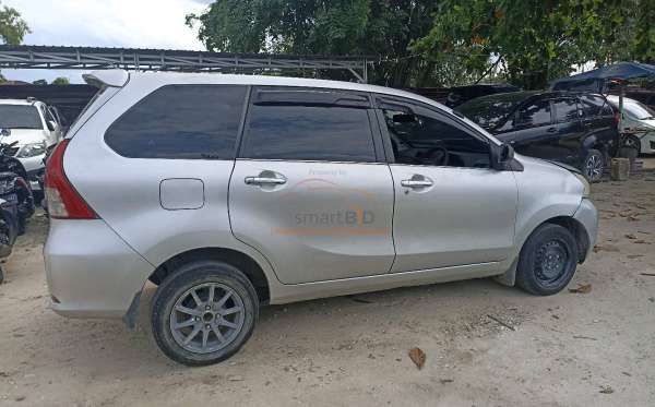 TOYOTA  AVANZA  1.3 E