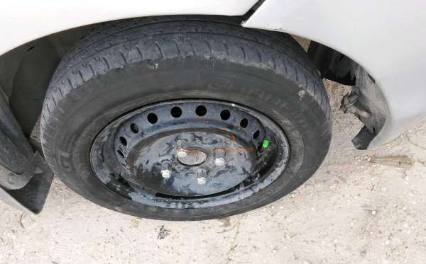 TOYOTA  AVANZA  1.3 E