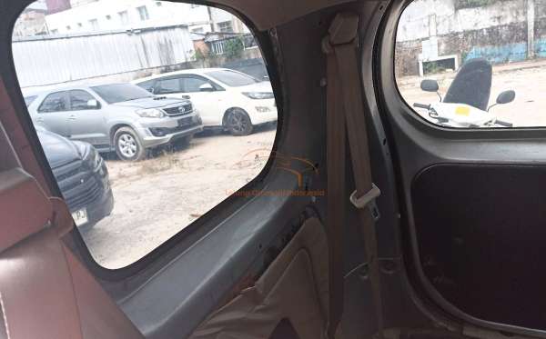 TOYOTA  AVANZA  1.3 E