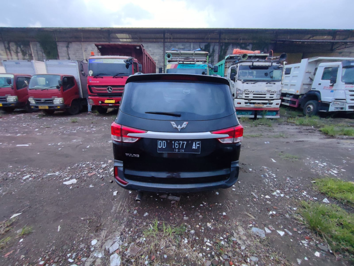 WULING CONFERO