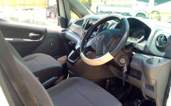 NISSAN EVALIA 1.5