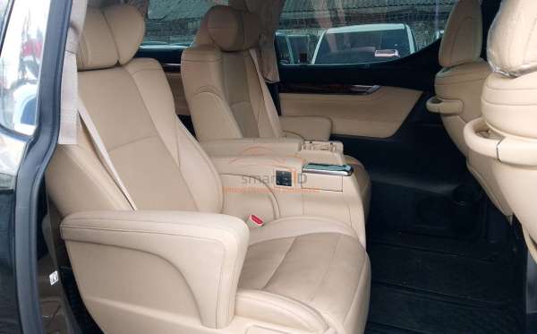 TOYOTA ALPHARD 2.5 G