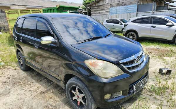 TOYOTA  AVANZA  G