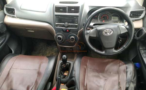 TOYOTA AVANZA