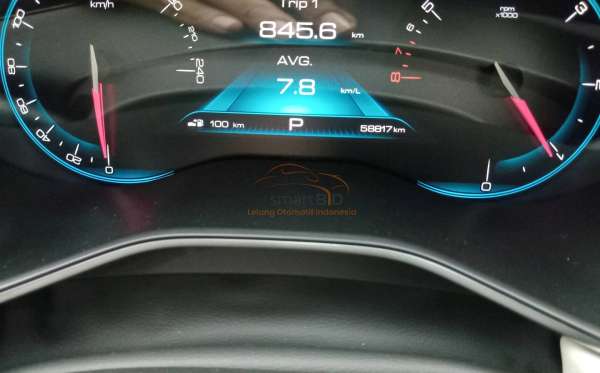 WULING ALMAZ 1.5 LT LUX CVT