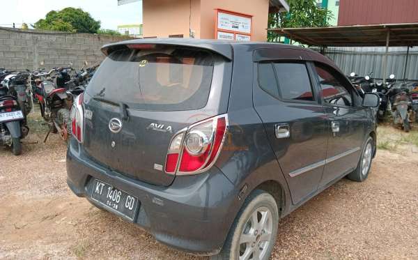 DAIHATSU AYLA 1.0 X