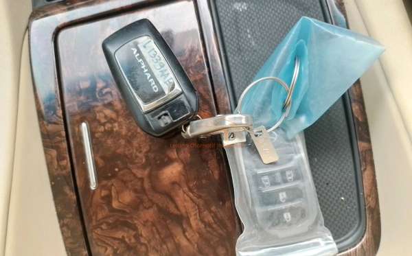 TOYOTA ALPHARD 2.5 G