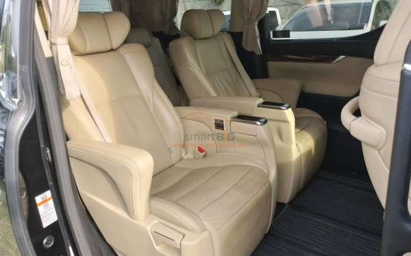 TOYOTA ALPHARD 2.5 G