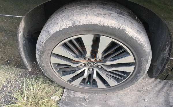 TOYOTA ALPHARD 2.5 G