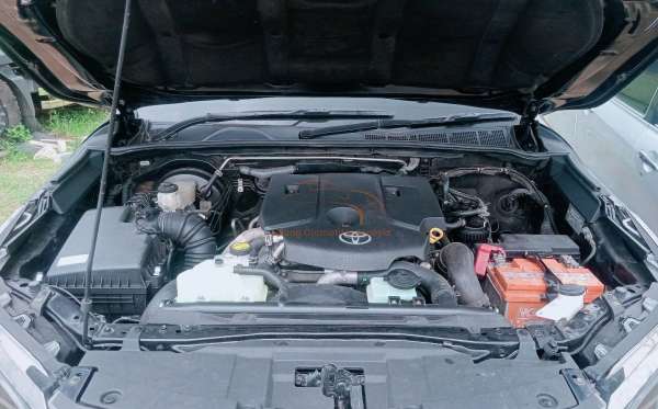 TOYOTA FORTUNER 2.4 VRZ