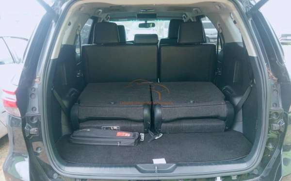 TOYOTA FORTUNER 2.4 VRZ