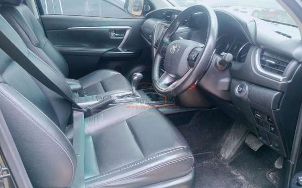 TOYOTA FORTUNER 2.4 VRZ