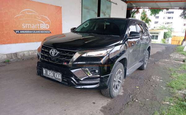 TOYOTA FORTUNER VRZ