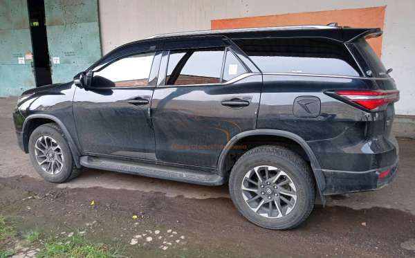 TOYOTA FORTUNER VRZ