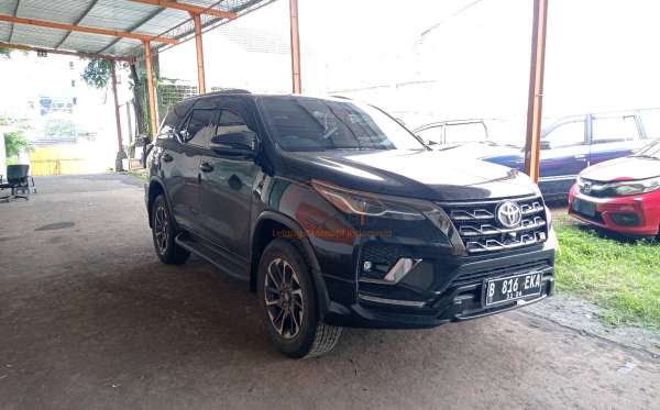 TOYOTA FORTUNER VRZ