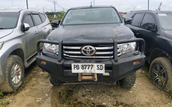 TOYOTA  HILUX  DOUBLE CABIN