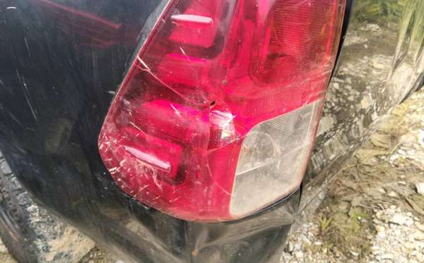 TOYOTA  HILUX  DOUBLE CABIN