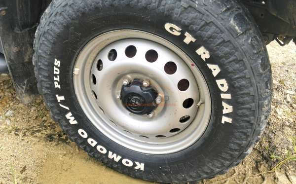 TOYOTA  HILUX  DOUBLE CABIN