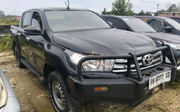 TOYOTA  HILUX  DOUBLE CABIN