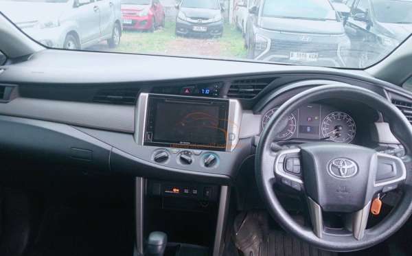 TOYOTA INNOVA G
