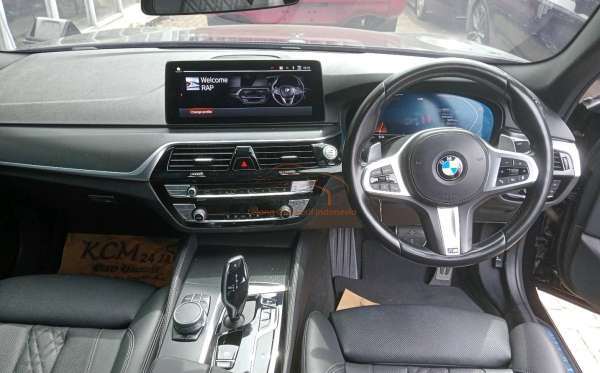 BMW G30 CKD A/T