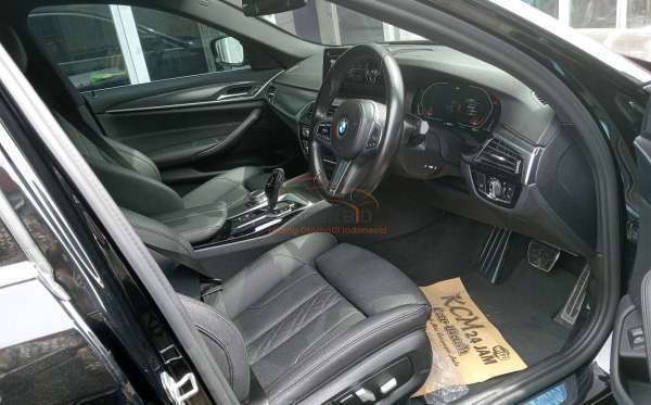 BMW G30 CKD A/T