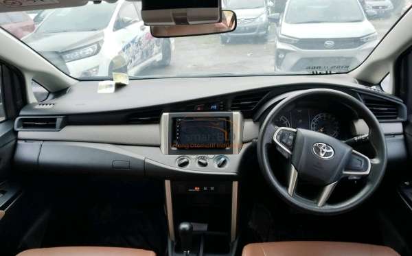 TOYOTA  INNOVA  G