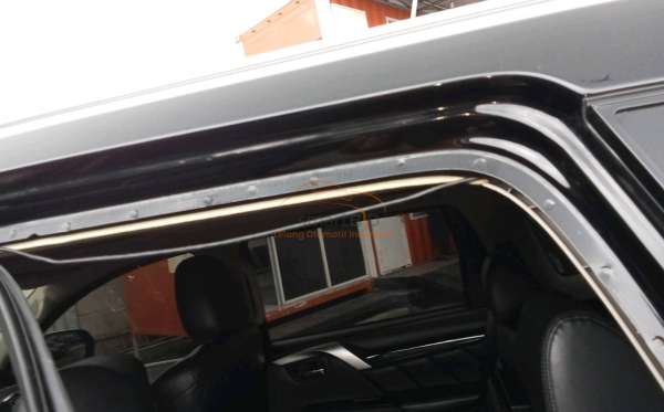 MITSUBISHI PAJERO SPORT 2.4L DAKAR-H (4X2)