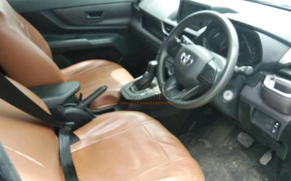 TOYOTA AVANZA 1.3 E