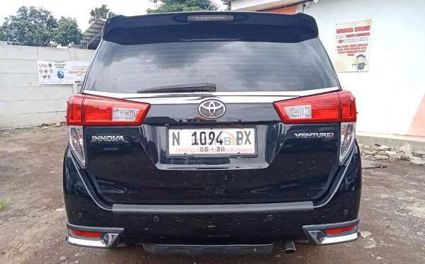 TOYOTA INNOVA VENTURER