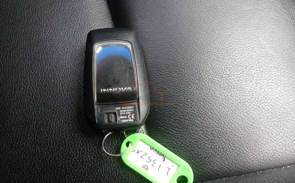 TOYOTA INNOVA VENTURER