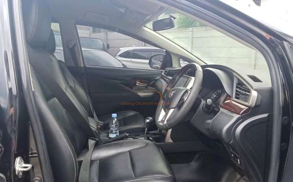 TOYOTA INNOVA VENTURER