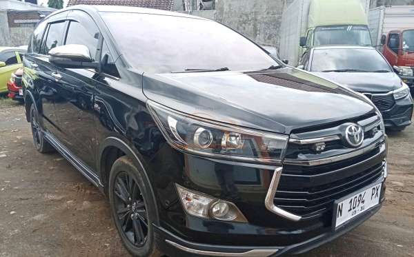 TOYOTA INNOVA VENTURER