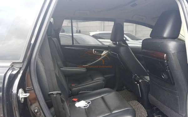 TOYOTA INNOVA VENTURER