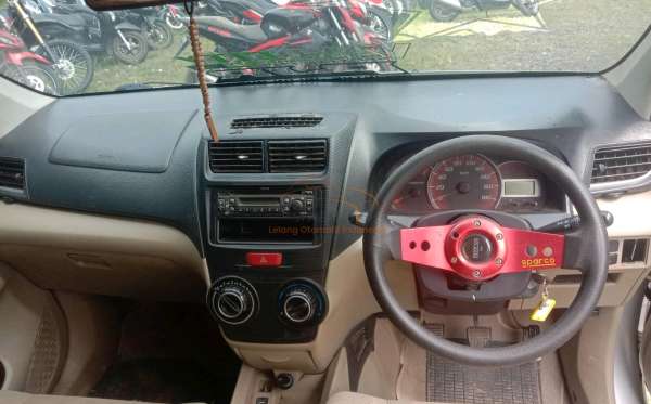TOYOTA AVANZA 1.3 G