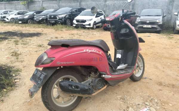 HONDA SCOOPY STYLISH